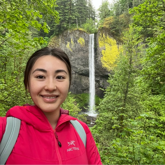 Meet your Posher, Dani - Picture 1 of 1